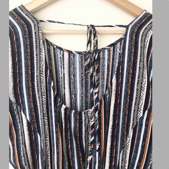 BCBGeneration Flutter Sleeves Tie Romper - Picture 7 of 7